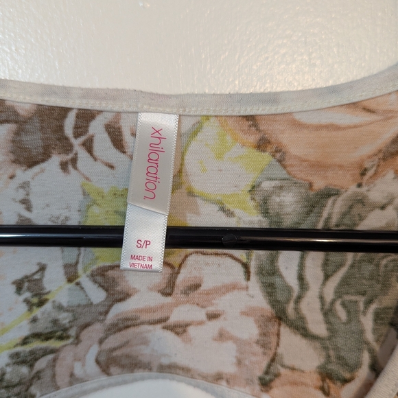 ✨ Xhilaration Floral Handkerchief Dress | Junior Small ✨ - Picture 4 of 4